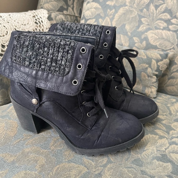 heel ankle lace up boots - black - Picture 2 of 3